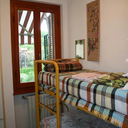 Versilia - Con Giardino * Марина-ді-П'єтразанта