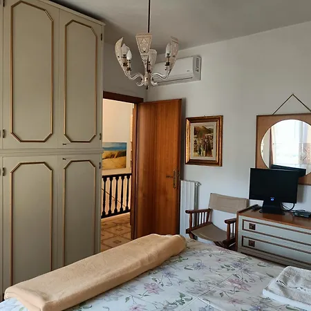 Versilia - Con Giardino * مارينا دي بييتراسانْت