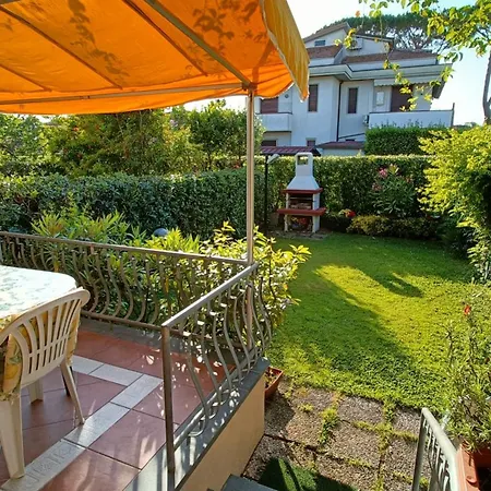 Dom wakacyjny Versilia - Con Giardino Marina di Pietrasanta