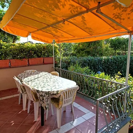 Versilia - Con Giardino Marina di Pietrasanta