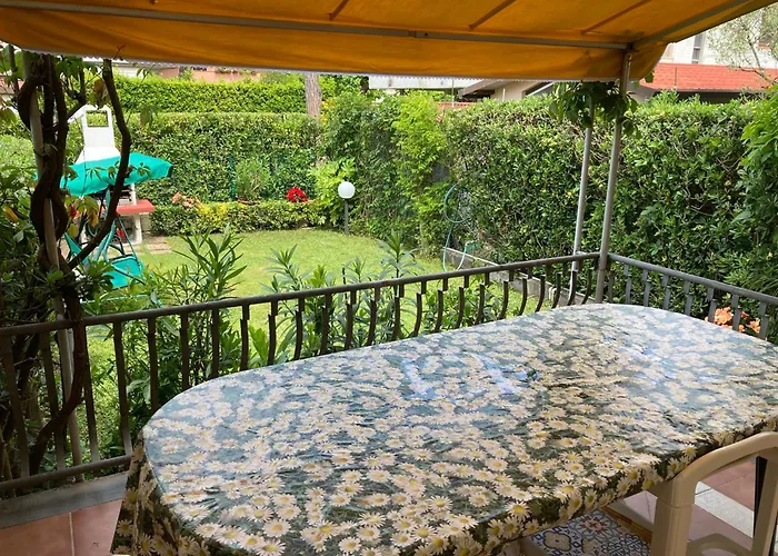 Versilia - Con Giardino * Marina di Pietrasanta